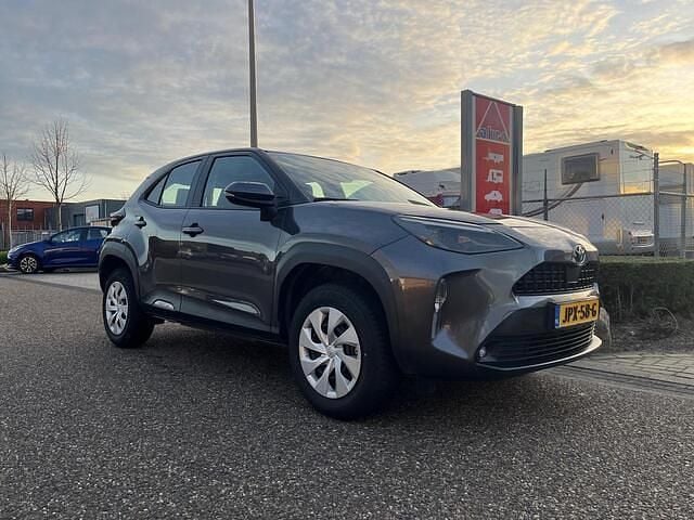 Grijs Gebruikt 2023 Toyota Yaris Cross Active SUV | € 23.950 (Super prijs) - Afbeelding 1/4