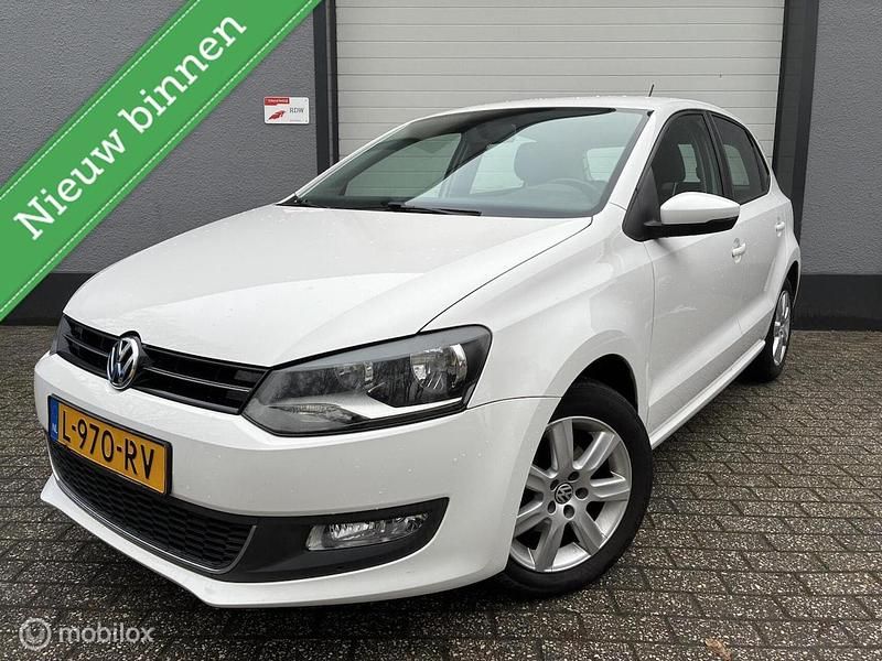 Wit Occasion 2013 VW Polo Highline Hatchback | € 4.799 (Super prijs) - Afbeelding 1/4