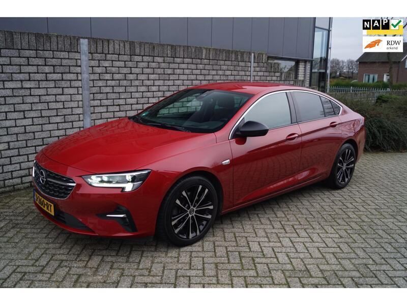 Rood Gebruikt 2020 Opel Insignia Ultimate Hatchback | € 22.850 (Eerlijke prijs) - Afbeelding 1/4