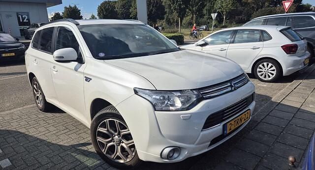 Wit Occasion 2014 Mitsubishi Outlander Instyle SUV | € 7.750 (Eerlijke prijs) - Afbeelding 1/4