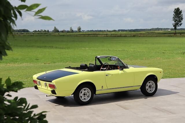 Occasion Fiat 124 Spider Sport 118 PK (86 kW) 1975 Geel Cabriolet