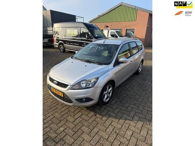 Grijs Occasion 2011 Ford Focus Stationwagen | € 650 (Super prijs) - Afbeelding 1/4