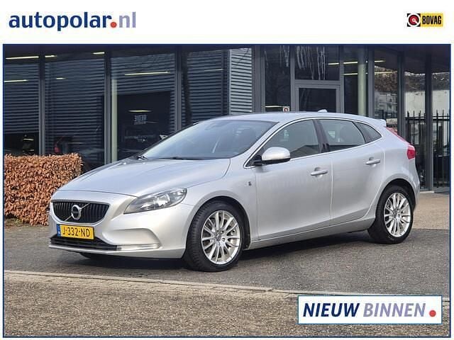 Grijs Occasion 2016 Volvo V40 Inscription Hatchback | € 13.450 (Goede deal) - Afbeelding 1/4