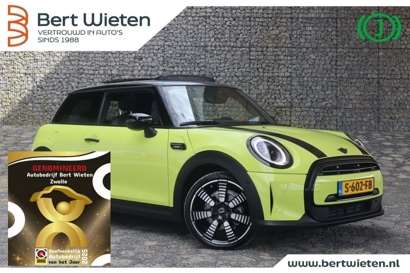 Geel Gebruikt 2023 Mini Cooper Hatchback | € 31.295 - Afbeelding 1/3