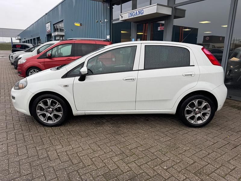 Occasion Fiat Punto Lounge 101 PK (74 kW) 2017 Wit Hatchback