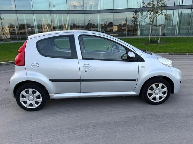 Occasion Peugeot 107 68 PK (50 kW) 2011 Grijs Hatchback