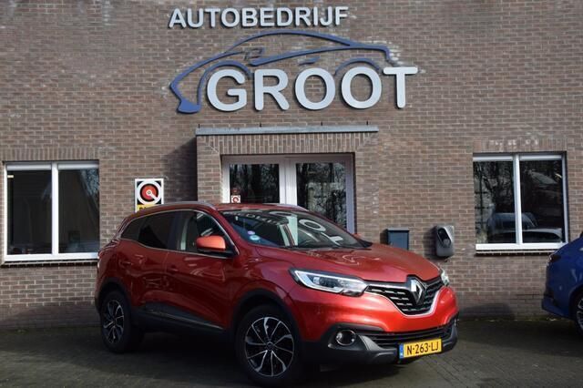 Rood Gebruikt 2015 Renault Kadjar Intens SUV | € 11.750 (Eerlijke prijs) - Afbeelding 1/4