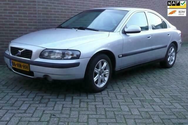 Grijs Gebruikt 2001 Volvo S60 Sedan | € 2.950 (Eerlijke prijs) - Afbeelding 1/4