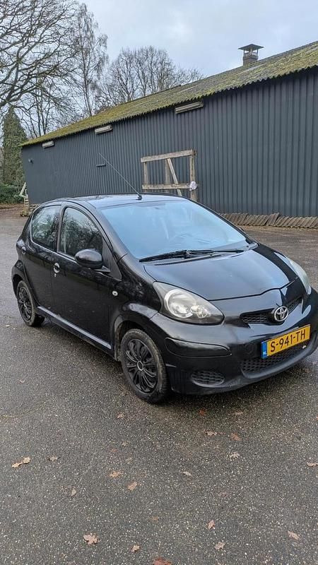 Gebruikt 2009 Toyota Aygo Hatchback | € 1.100 (Super prijs) - Afbeelding 1/4