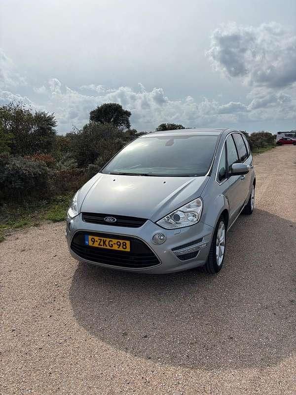 Grijs Gebruikt 2015 Ford S-MAX S MPV | € 8.995 (Super prijs) - Afbeelding 1/4