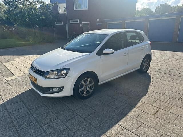 Wit Gebruikt 2011 VW Polo Comfortline Hatchback | € 3.300 (Goede deal) - Afbeelding 1/4