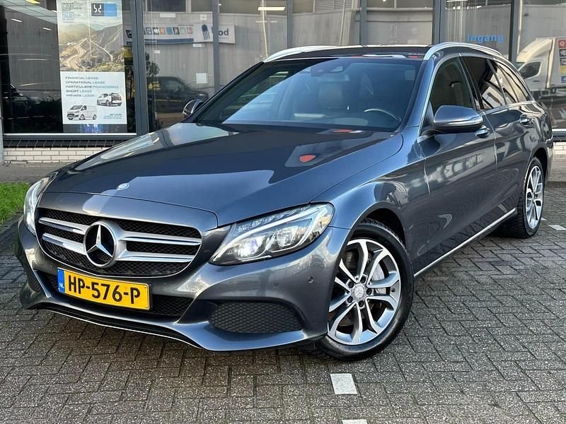 Grijs Gebruikt 2015 Mercedes C350 Edition Stationwagen | € 15.950 (Eerlijke prijs) - Afbeelding 1/4