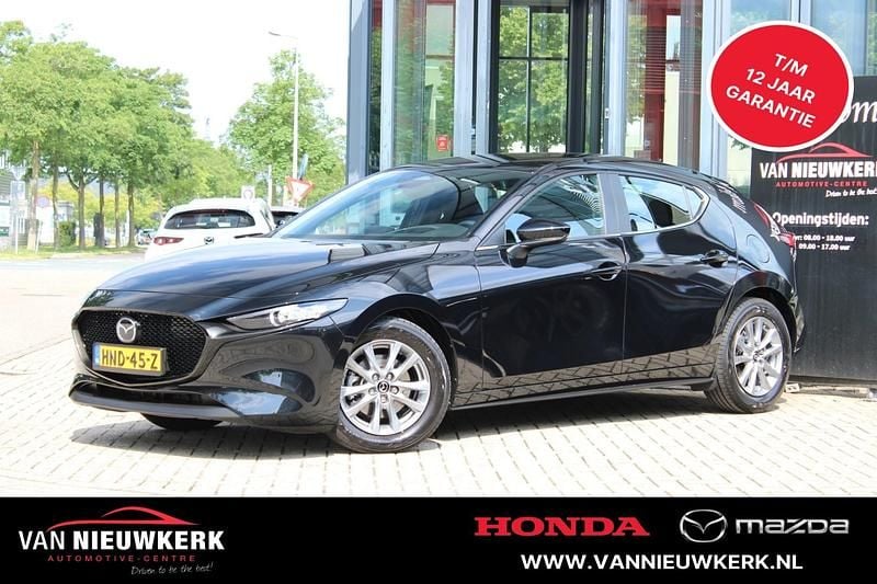 Zwart Gebruikt 2024 Mazda 3 Prime-Line Hatchback | € 25.900 (Eerlijke prijs) - Afbeelding 1/4