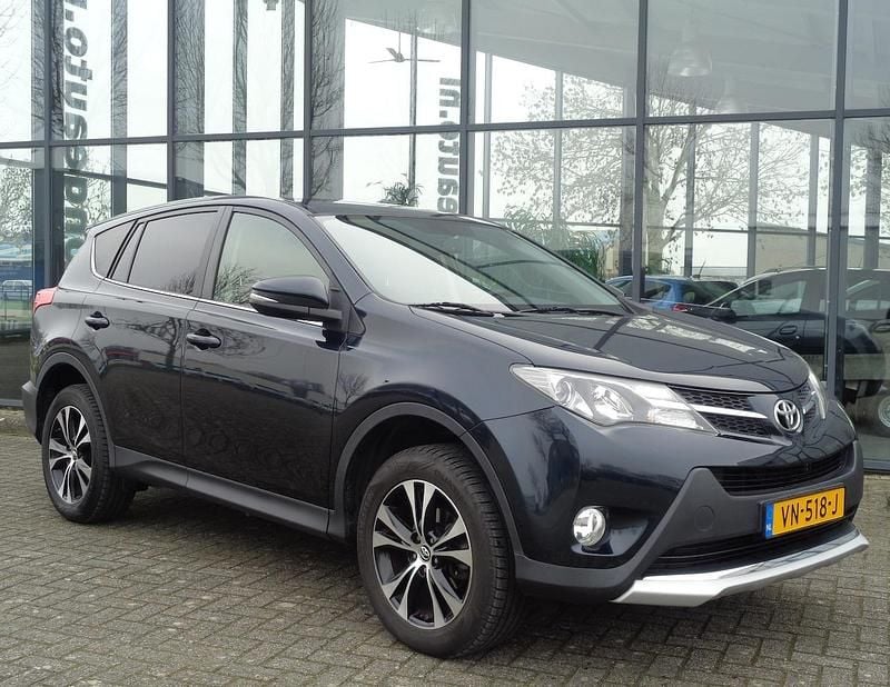 Blauw (metallic) Occasion 2015 Toyota RAV4 Style Van | € 17.450 - Afbeelding 1/4