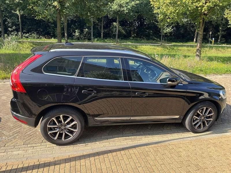Zwart Occasion 2017 Volvo XC60 Summum SUV | € 15.967 (Super prijs) - Afbeelding 1/4