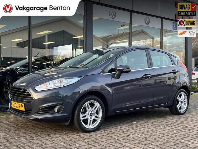Grijs Gebruikt 2014 Ford Fiesta Titanium Hatchback | € 6.880 (Eerlijke prijs) - Afbeelding 1/4