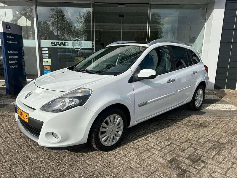 Wit Gebruikt 2010 Renault Clio GrandTour Collection Stationwagen | € 2.640 (Eerlijke prijs) - Afbeelding 1/4