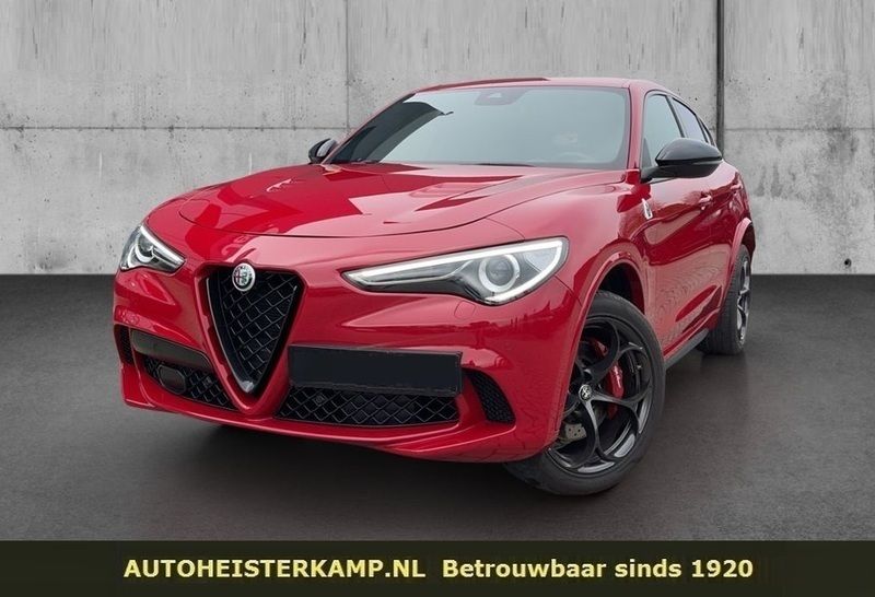 Rood Gebruikt 2023 Alfa Romeo Stelvio Quadrifoglio SUV | € 99.950 - Afbeelding 1/4
