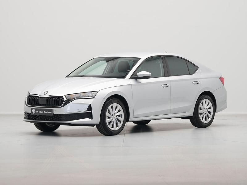 Zilver Gebruikt 2025 Skoda Octavia First Edition Hatchback | € 34.940 (Eerlijke prijs) - Afbeelding 1/4