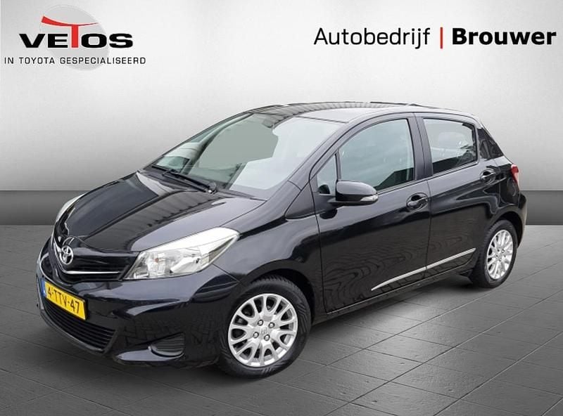 Zwart Gebruikt 2014 Toyota Yaris Hatchback | € 6.900 (Goede deal) - Afbeelding 1/4