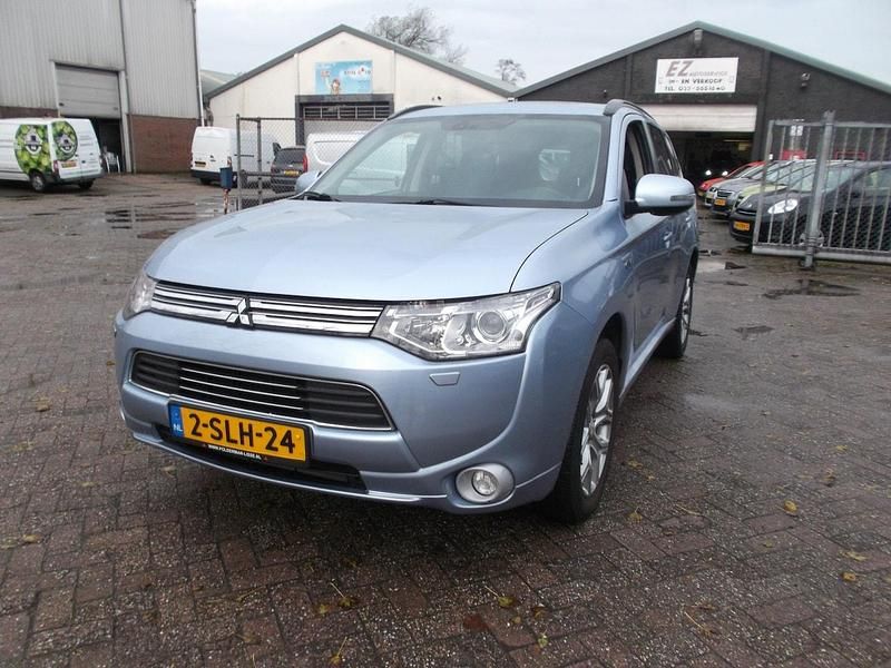 Occasion Mitsubishi Outlander P-HEV Instyle 2013 Blauw (metallic) SUV