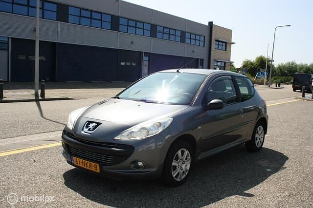 Grijs Gebruikt 2010 Peugeot 206+ Hatchback | € 2.850 (Eerlijke prijs) - Afbeelding 1/4