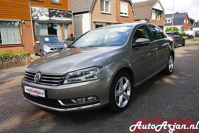 Bruin Gebruikt 2012 VW Passat Comfortline Sedan | € 6.500 (Eerlijke prijs) - Afbeelding 1/4