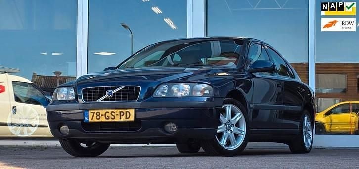 Blauw, metallic lak Gebruikt 2001 Volvo S60 Sedan | € 1.794 (Eerlijke prijs) - Afbeelding 1/1