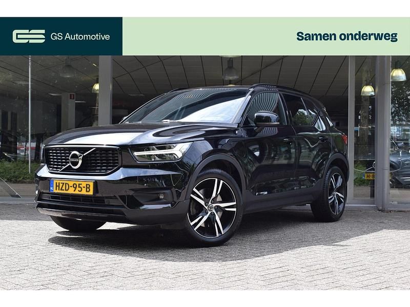Zwart Gebruikt 2021 Volvo XC40 R-Design SUV | € 31.410 (Eerlijke prijs) - Afbeelding 1/4