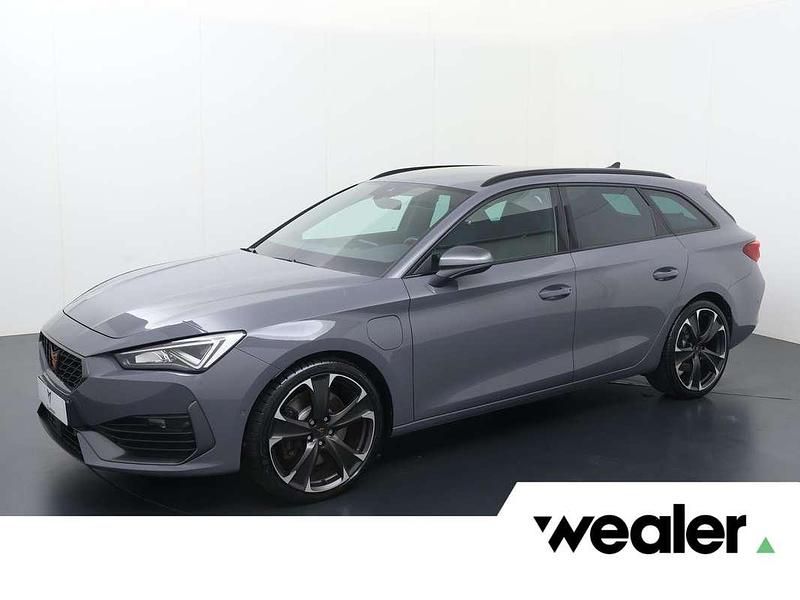 Grijs Gebruikt 2022 Cupra Leon VZ Hatchback | € 31.840 (Duur) - Afbeelding 1/4