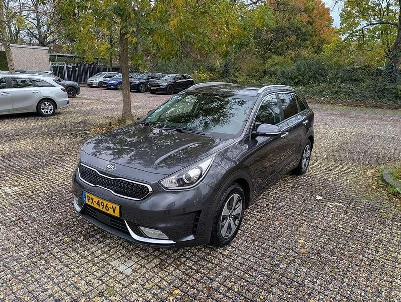 Grijs Gebruikt 2018 Kia Niro SUV | € 18.499 (Duur) - Afbeelding 1/4