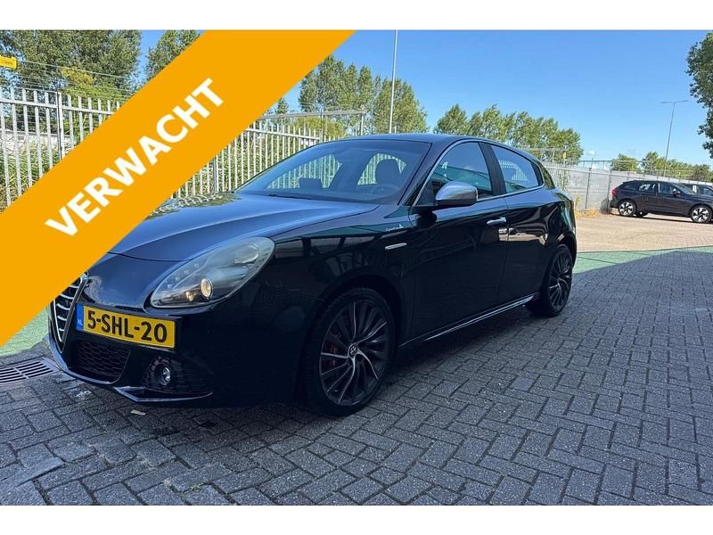 Zwart Gebruikt 2013 Alfa Romeo Giulietta Business Hatchback | € 7.900 (Goede deal) - Afbeelding 1/4