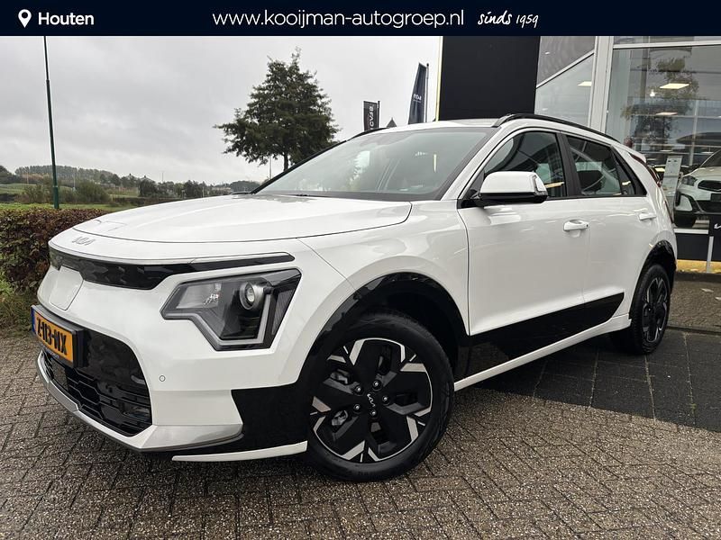 Wit Occasion 2024 Kia e-Niro SUV | € 31.800 (Eerlijke prijs) - Afbeelding 1/4