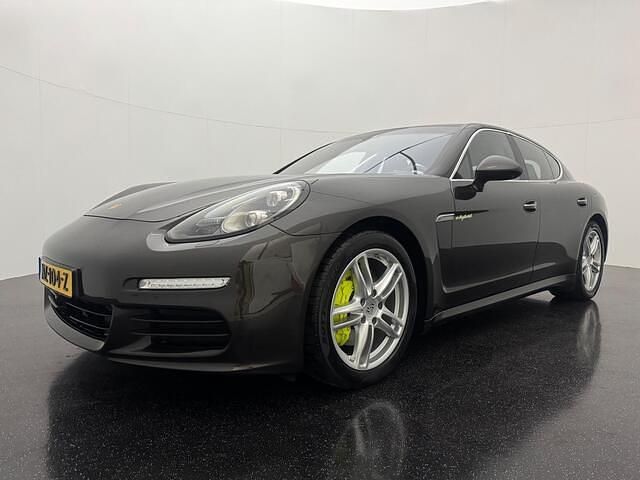Grijs Gebruikt 2013 Porsche Panamera Sedan | € 29.995 - Afbeelding 1/4