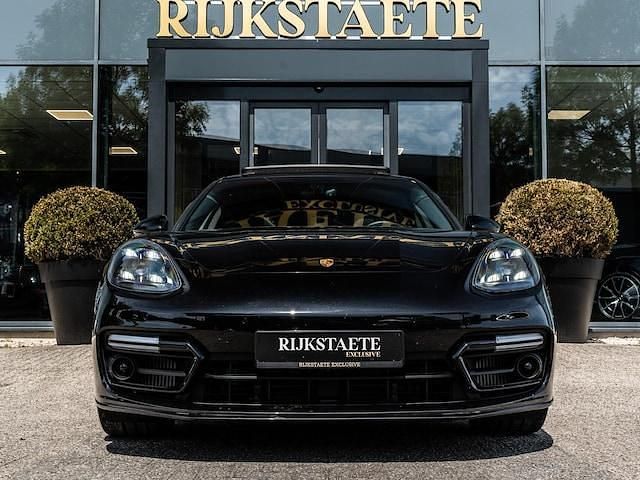 Occasion Porsche Panamera S E-Hybrid Platinum Edition 461 PK (339 kW) 2024 Zwart, metallic lak Sedan