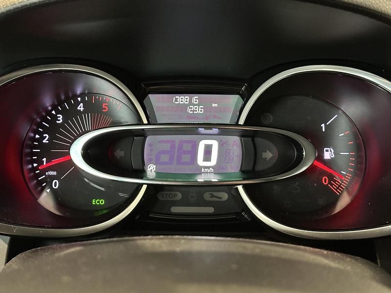 Occasion Renault Clio GrandTour Expression 90 PK (66 kW) 2016 Wit Stationwagen