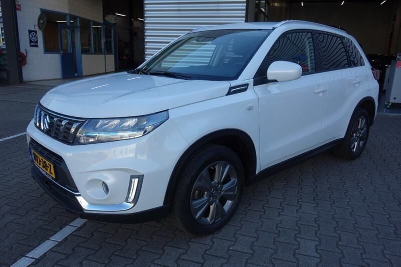 Wit Gebruikt 2023 Suzuki Vitara SUV | € 25.800 (Eerlijke prijs) - Afbeelding 1/4