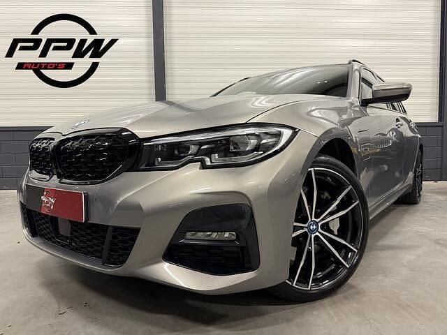 Grijs Gebruikt 2022 BMW 330 Shadowline Stationwagen | € 29.850 (Super prijs) - Afbeelding 1/4