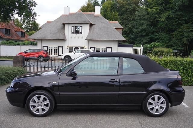 Occasion VW Golf Cabriolet Highline 116 PK (85 kW) 2001 Zwart Cabriolet