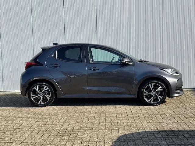 Occasion Toyota Yaris Hybrid Edition 2024 Grijs (metallic) Hatchback