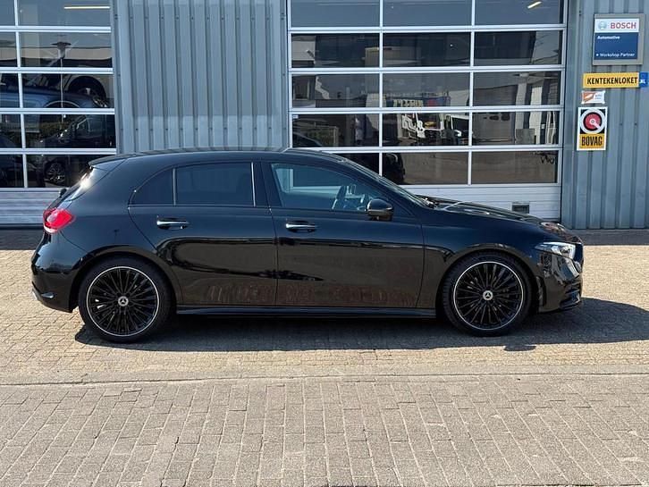 Occasion Mercedes A180 AMG 116 PK (85 kW) 2022 Zwart Hatchback