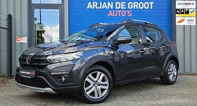 Grijs Occasion 2021 Dacia Sandero Expression Hatchback | € 13.450 (Duur) - Afbeelding 1/4