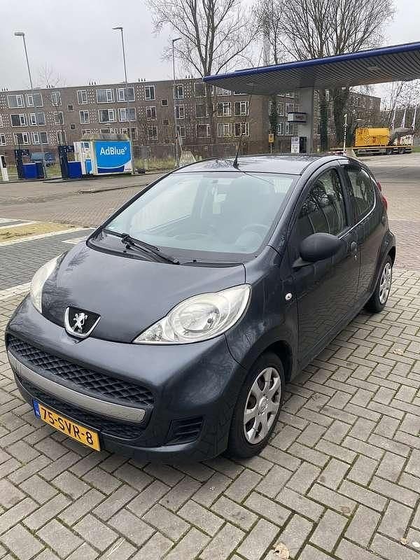 Occasion Peugeot 107 68 PK (50 kW) 2011 Grijs Hatchback