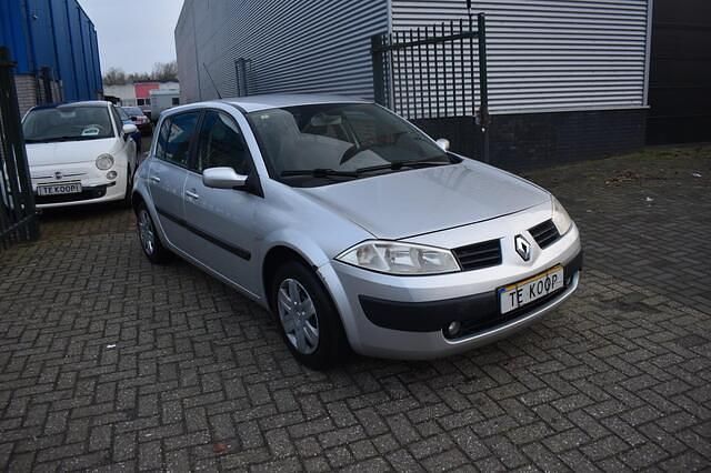 Grijs Occasion 2004 Renault Mégane II Basis Hatchback | € 950 - Afbeelding 1/4