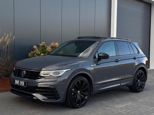 Grijs Gebruikt 2024 VW Tiguan R-line SUV | € 42.995 (Goede deal) - Afbeelding 1/4