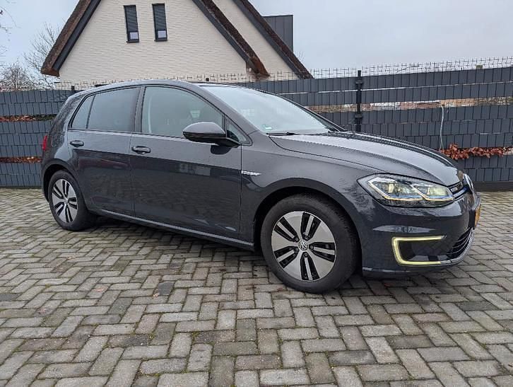 Occasion 2018 VW e-Golf Hatchback | € 11.750 (Super prijs) - Afbeelding 1/4