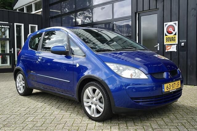 Blauw, metallic lak Gebruikt 2007 Mitsubishi Colt Hatchback | € 4.299 (Iets duurder) - Afbeelding 1/4