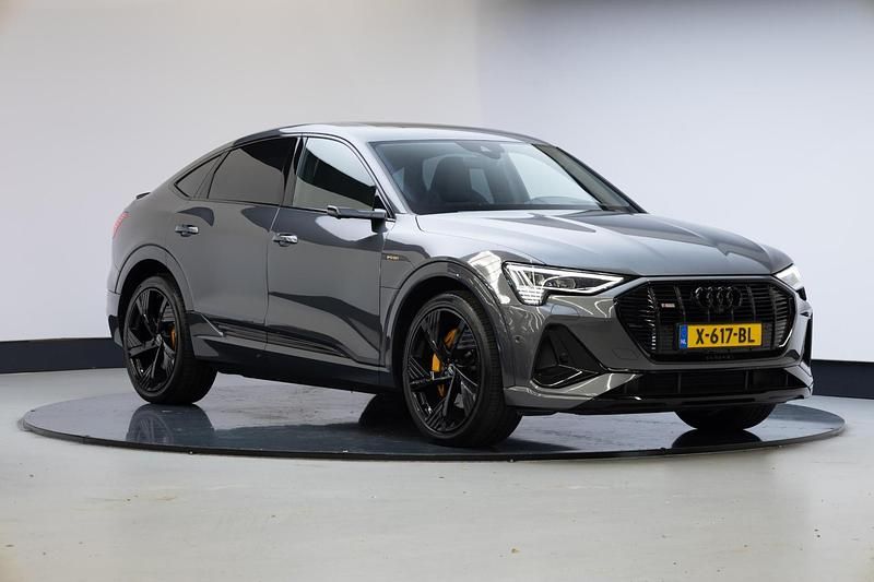 Grijs Gebruikt 2020 Audi e-tron S-Line SUV | € 32.945 (Duur) - Afbeelding 1/4