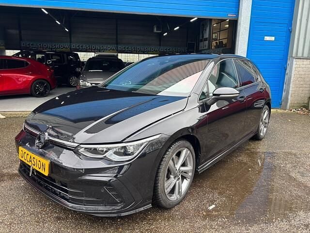 Zwart Occasion 2022 VW Golf VIII Business+ Hatchback | € 18.750 (Super prijs) - Afbeelding 1/4