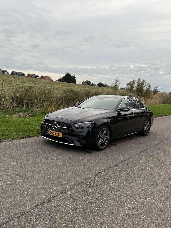 Zwart Gebruikt 2021 Mercedes E200 Business Sedan | € 58.500 - Afbeelding 1/4